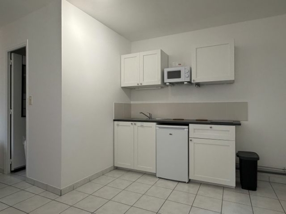 Studio meublé (JJY-2-G1)