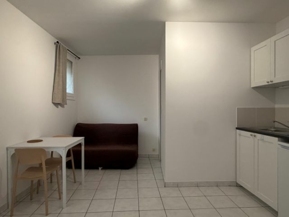 Studio meublé (JJY-2-G1)