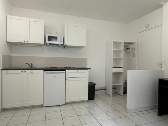 Studio meublé (JJY-2-G1)